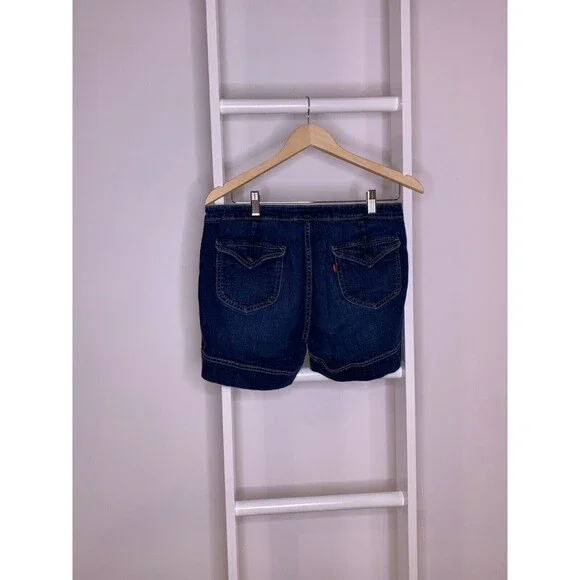 Levis Shorts Womens 10 Blue Denim Mid Length Mid Wash Pocket Button & Zipper - Picture 4 of 5